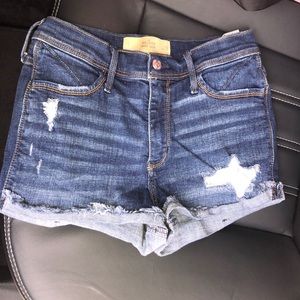 High rise Hollister Jean shorts💛